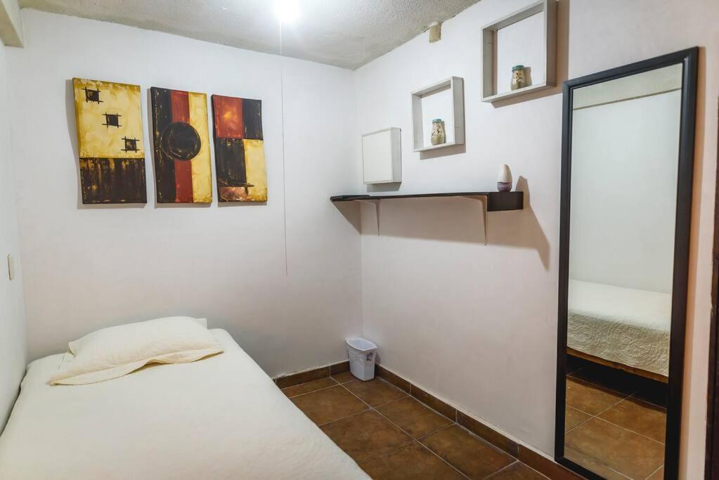 Departamento Grande Con 2 Recamaras Con Aire 5 Camas Wifi 115Mb, Cocina .Cochera Techada, #4 Ciudad Valles Extérieur photo